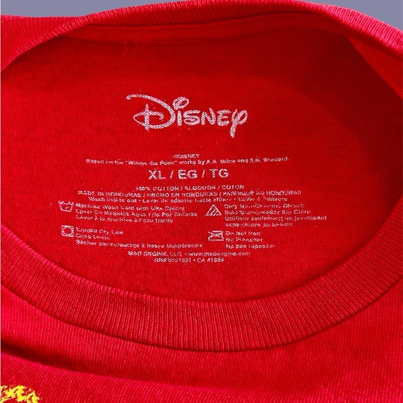 Winnie The Pooh “Sweet‎ As Hunny” Disney Red T-Shirt Adult XL Graphic Tee - Picture 3 of 4